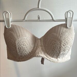 Victoria's Secret Cream Strapless Lace Bra